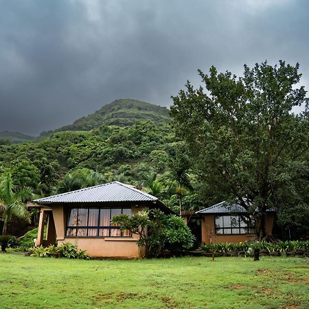Rajlok Resorts Pune Esterno foto