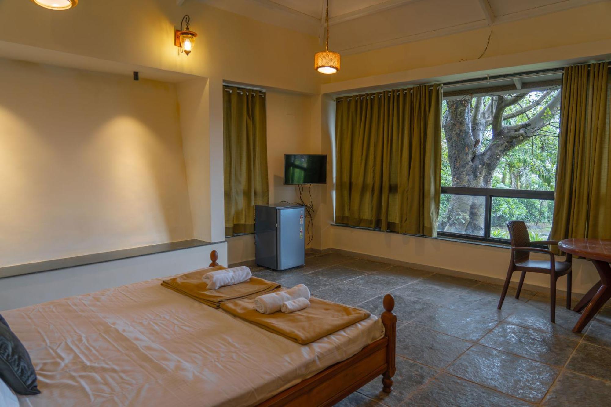 Rajlok Resorts Pune Esterno foto
