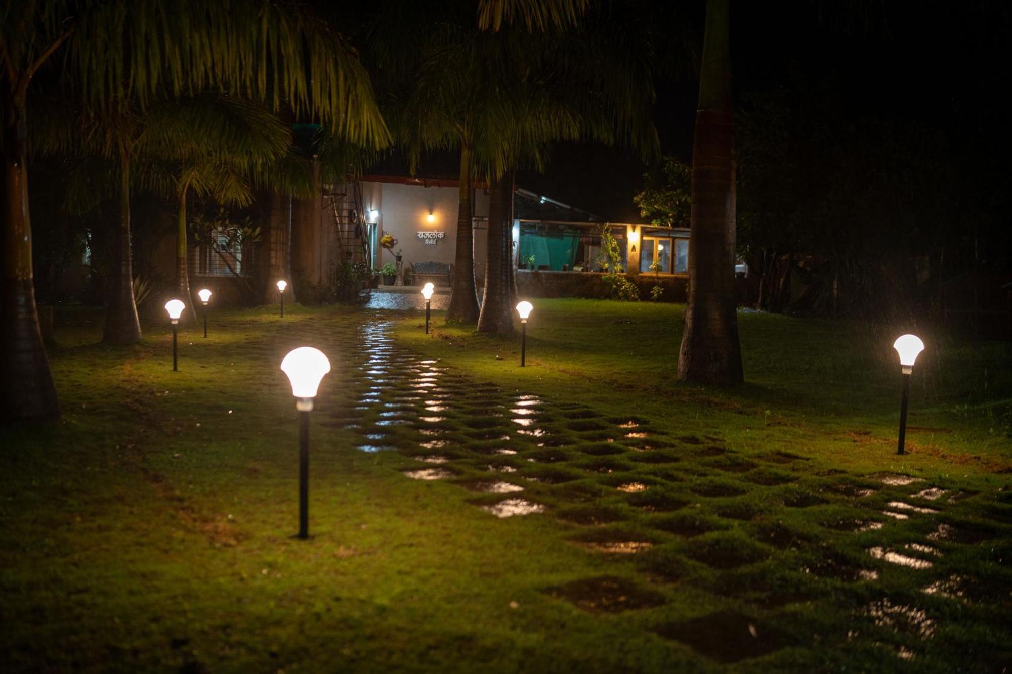 Rajlok Resorts Pune Esterno foto