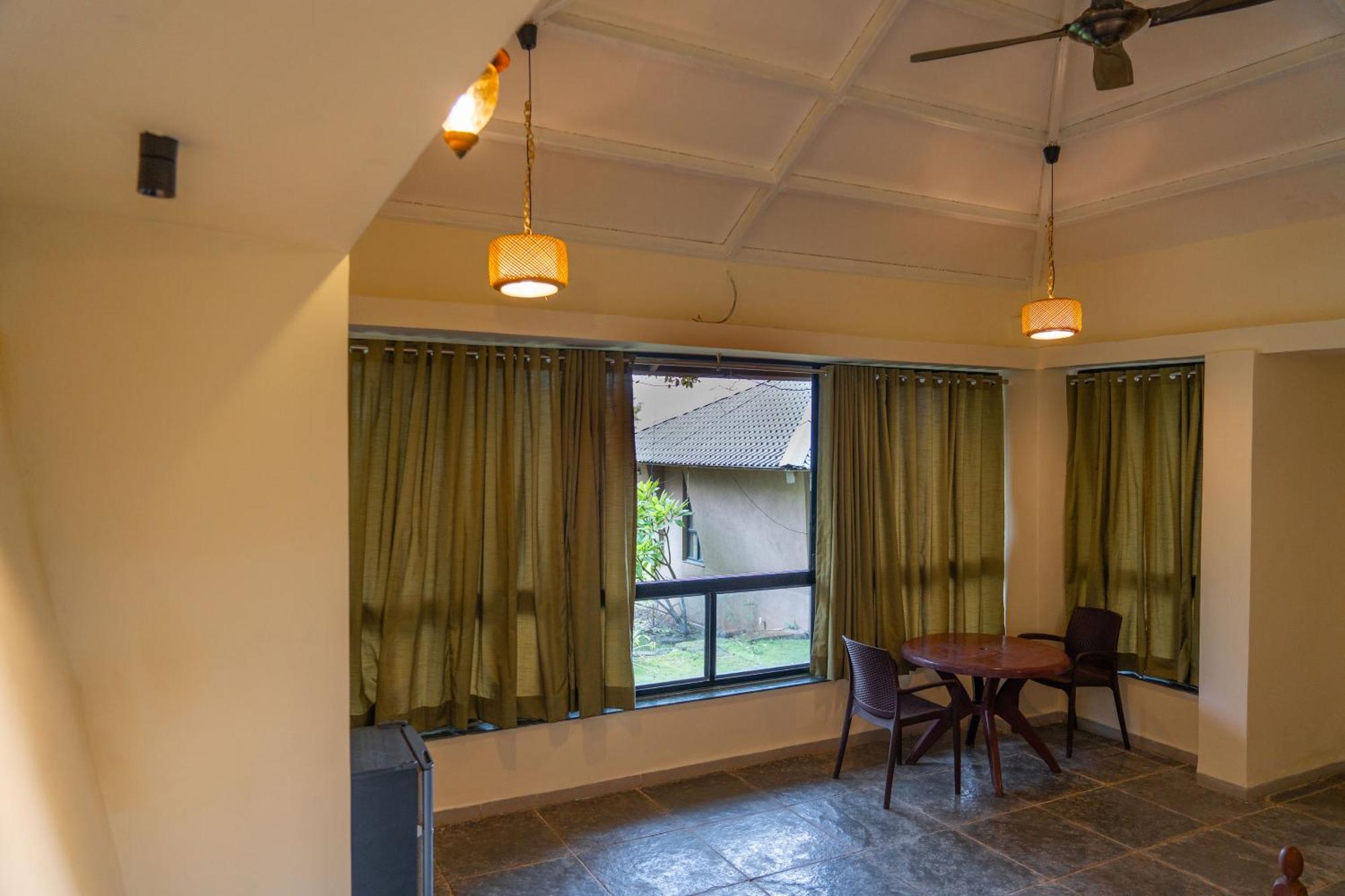 Rajlok Resorts Pune Esterno foto