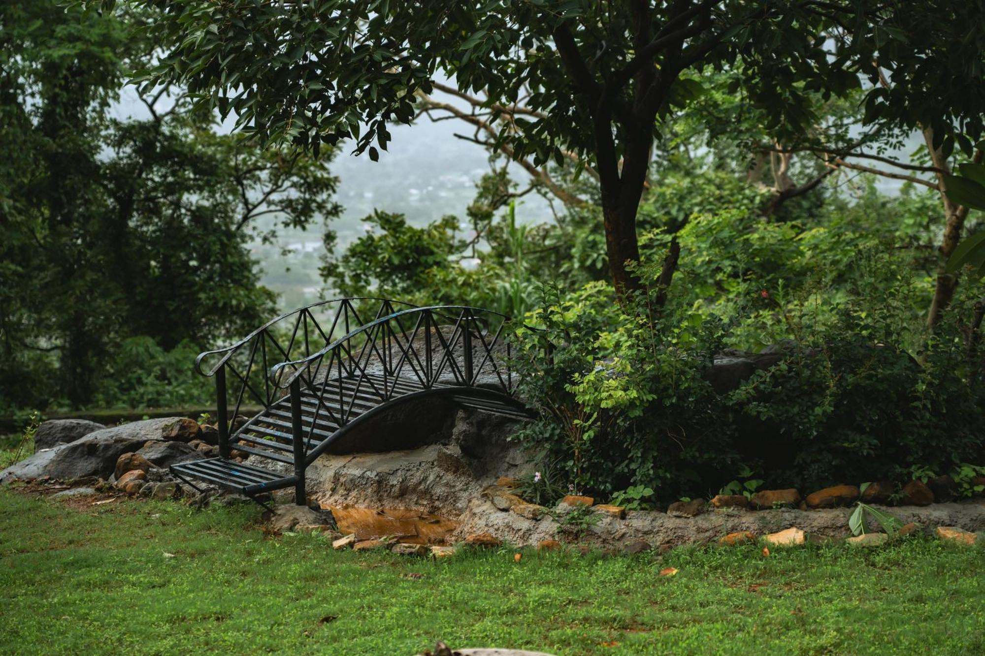 Rajlok Resorts Pune Esterno foto